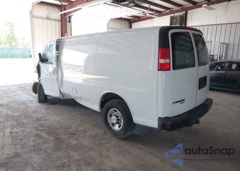 2015 Chevrolet Express 3500 Work Van z USA, uszkodzony, nr VIN 1GCZGTCGXF1229754